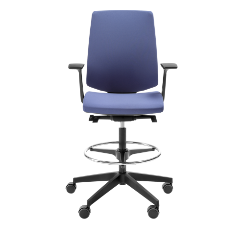 Counter Drehstuhl Lia mit Fußkreuz und Synchronmechanik, Farbe und Stoffgruppe wählbar