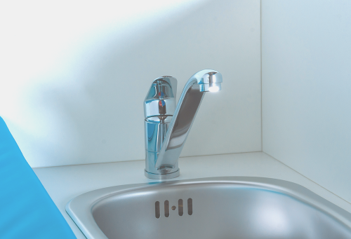 Einhebel-Mischbatterie verchromt, Marke VIGOUR KG 023, H 111 mm mit schwenkbarem Wasserhahn H 183 mm